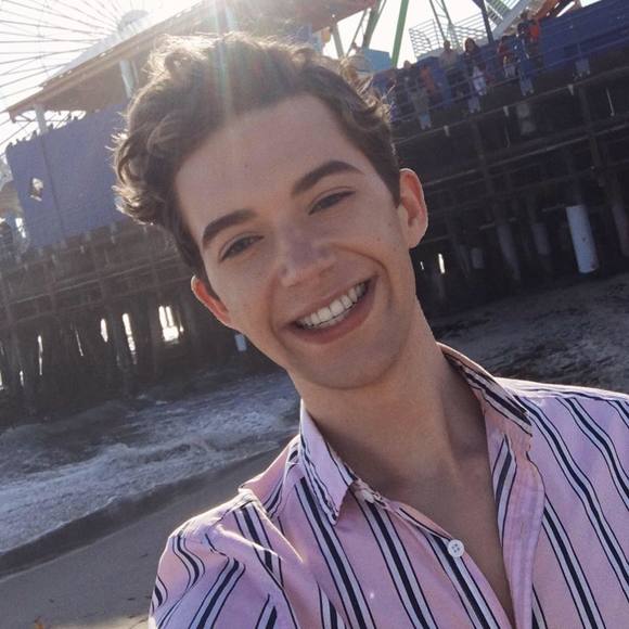 Meet your Posher, Chris - Picture 1 of 1